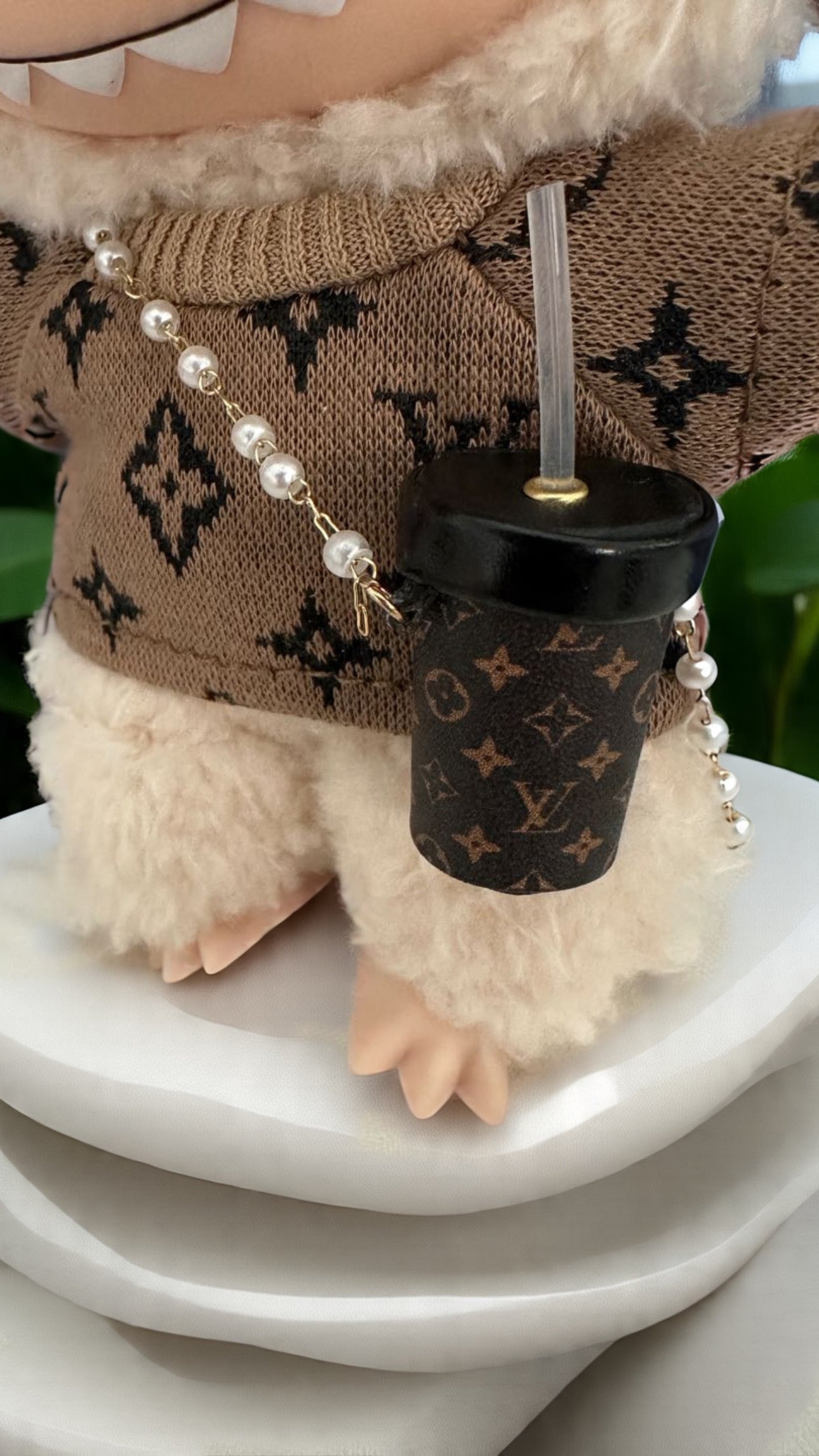 Lou Crossbody Cup w/ Straw