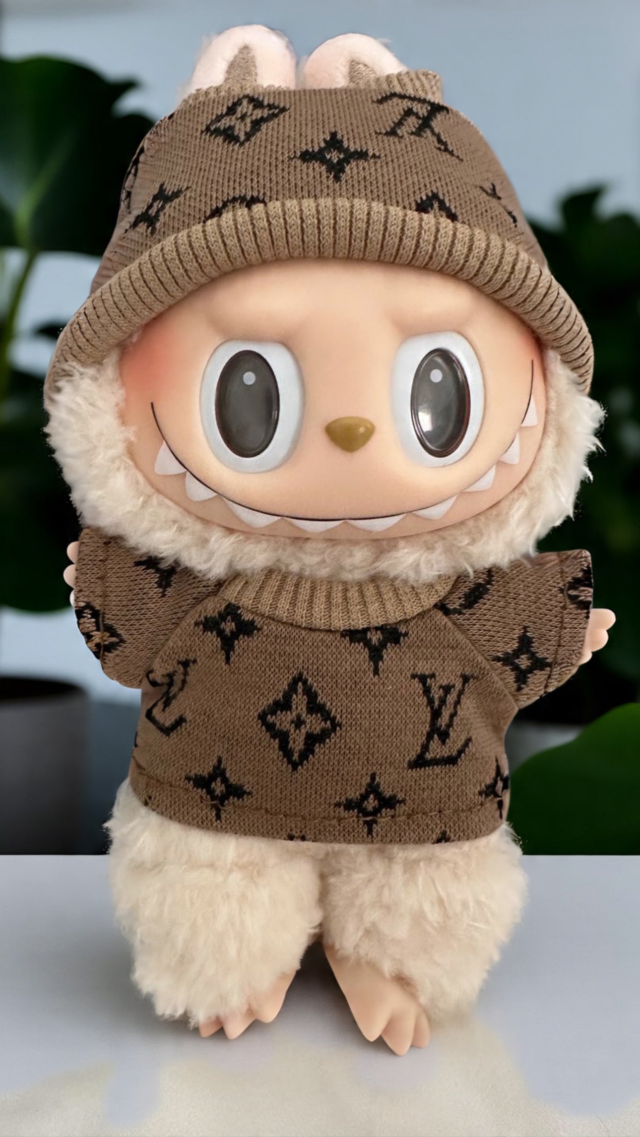 Lou Beanie and Sweatshirt Fit